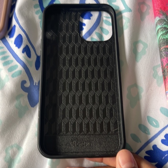 iPhone 12 phone cases - Picture 4 of 6